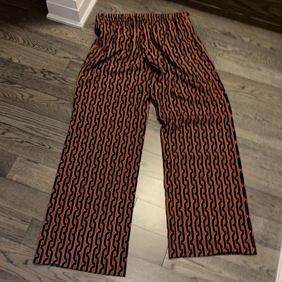 Stylish Black and Orange monogram Patterned women Pants - Picture 15 of 17